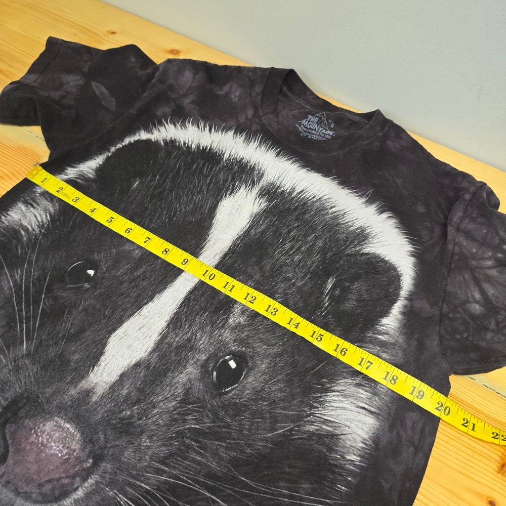 The Mountain Skunk Graphic T-Shirt Mens Medium Black Tie Dye Animal Nature Tee - Picture 6 of 8